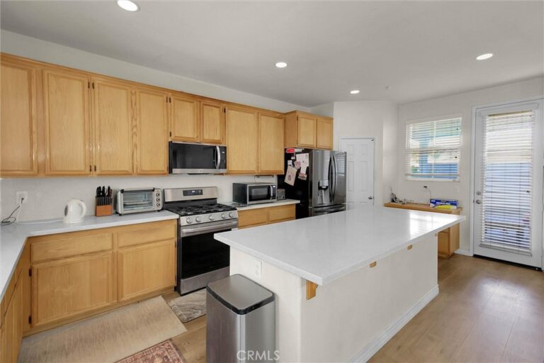 6955 Garden Rose, Fontana