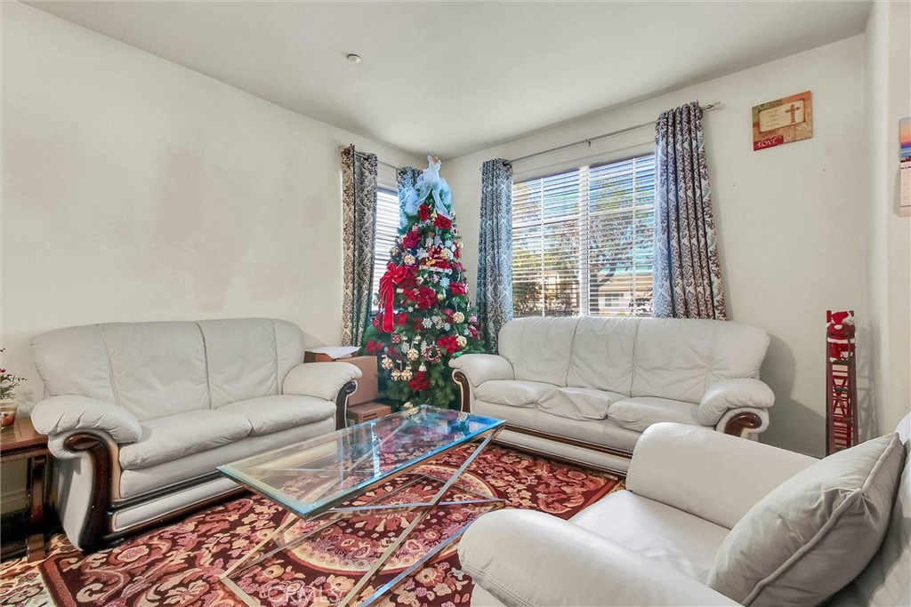 6955 Garden Rose, Fontana