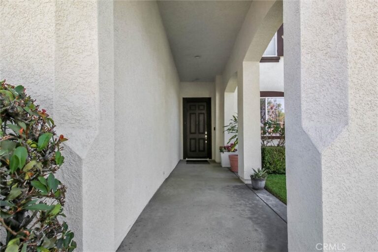 6955 Garden Rose, Fontana