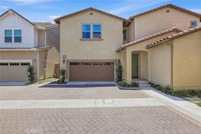 7022 Calla Lily #3, Fontana