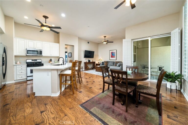 704 W 1st Street, Claremont