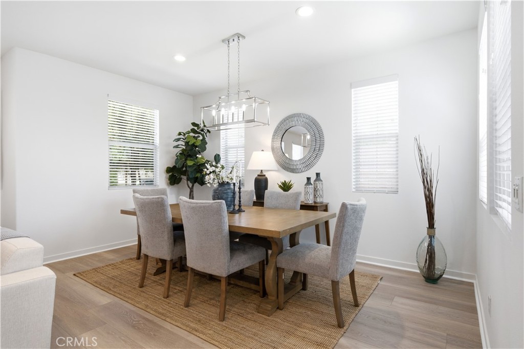 7061 Birch, Fontana