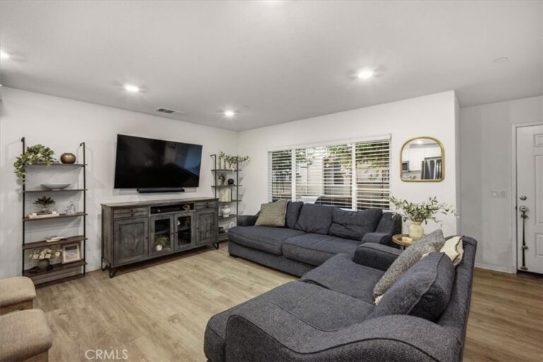 7155 Citrus #372, Fontana