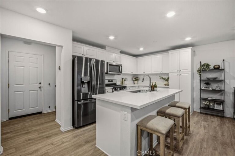 7155 Citrus #372, Fontana