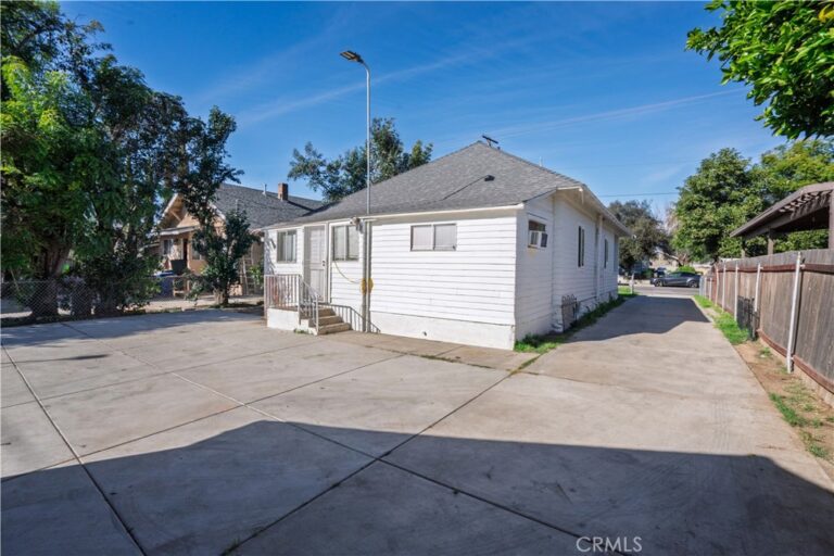 730 W 9th, Pomona