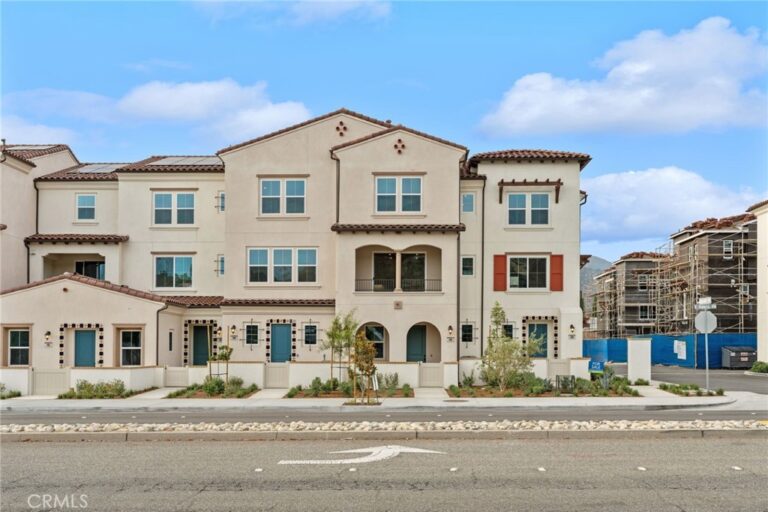 731 E Route 66, Glendora