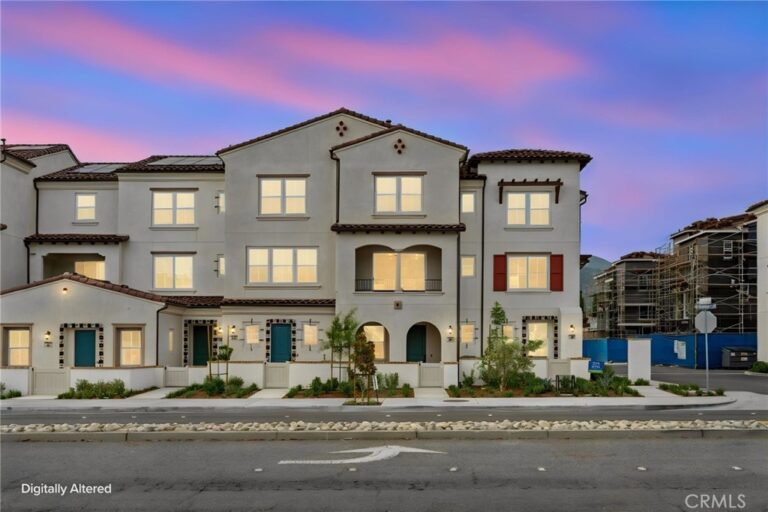 731 E Route 66, Glendora
