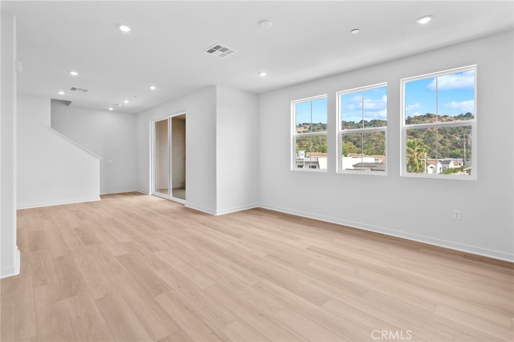731 E Route 66, Glendora