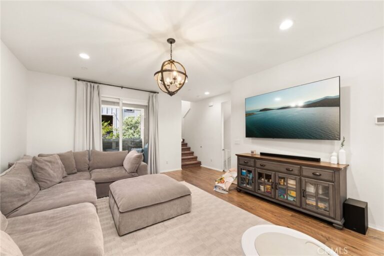 7382 Solstice, Rancho Cucamonga