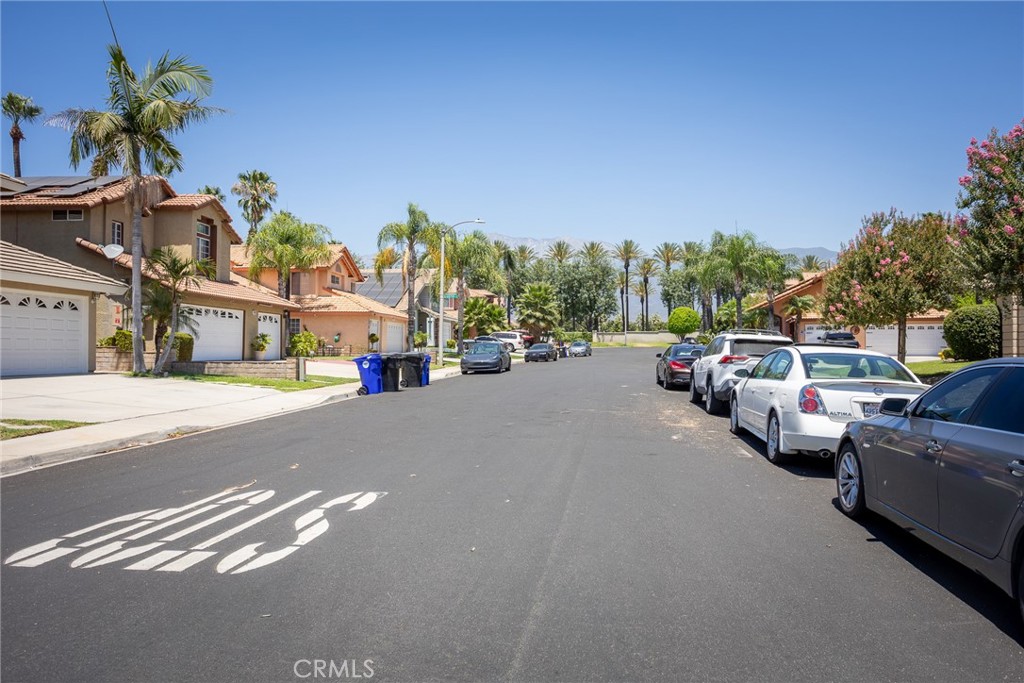 7482 Cambridge Court, Fontana