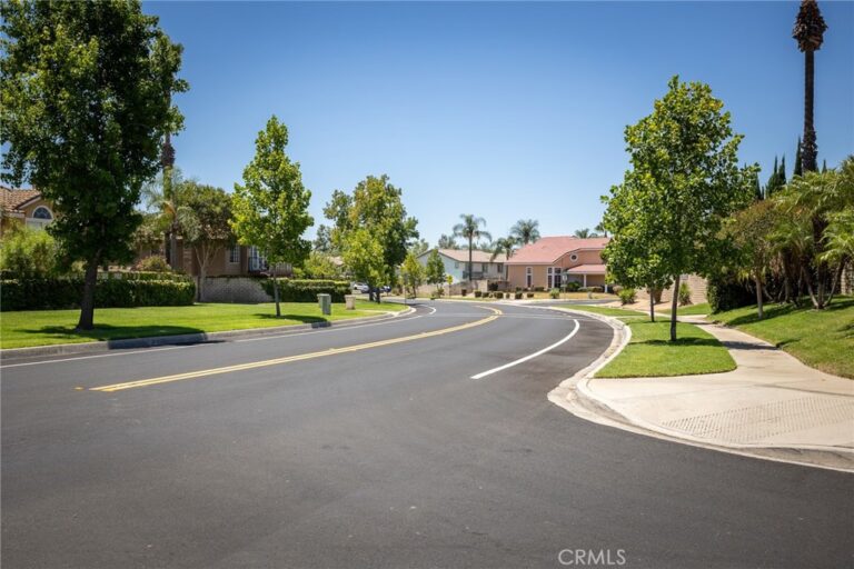 7482 Cambridge Court, Fontana