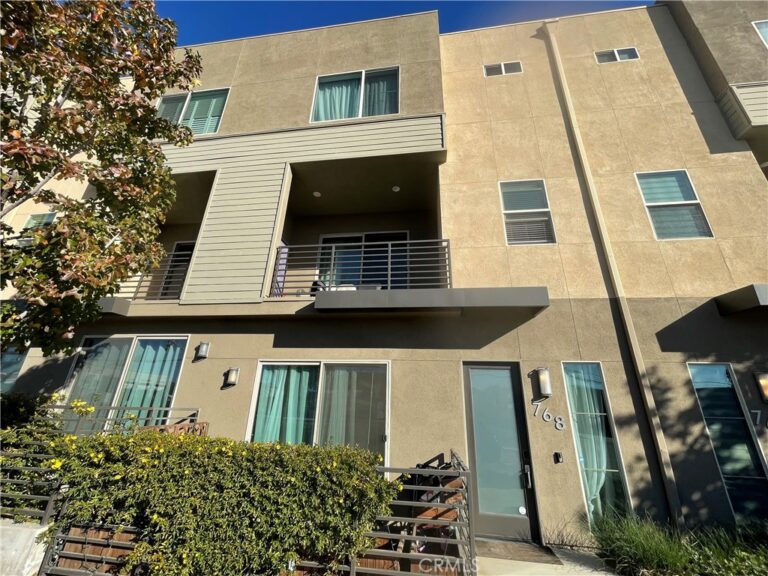 768 Central, Upland