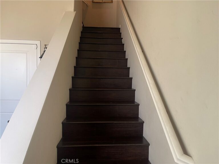 768 Central, Upland