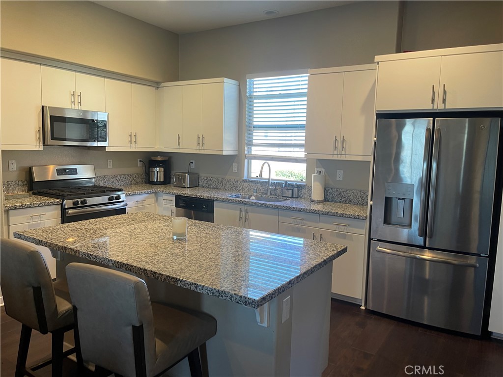 768 Central, Upland