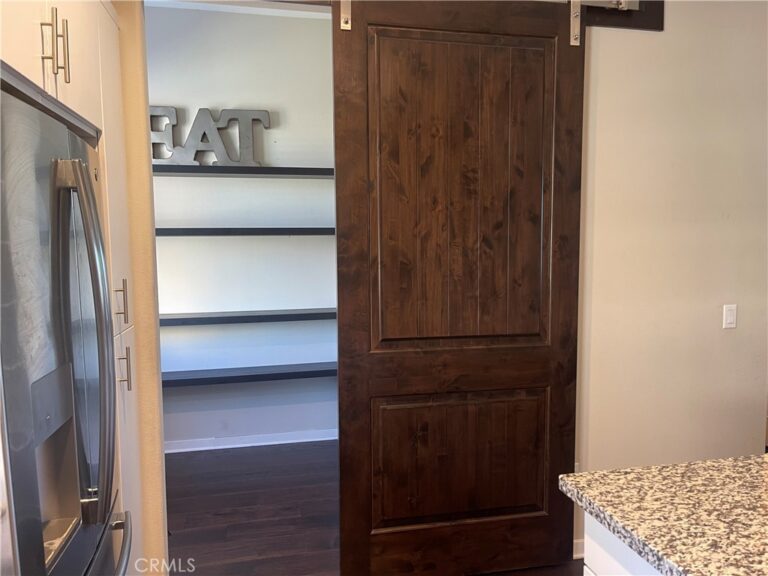 768 Central, Upland