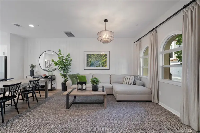 786 Francesca, Walnut