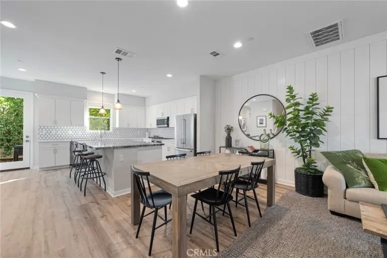 786 Francesca, Walnut