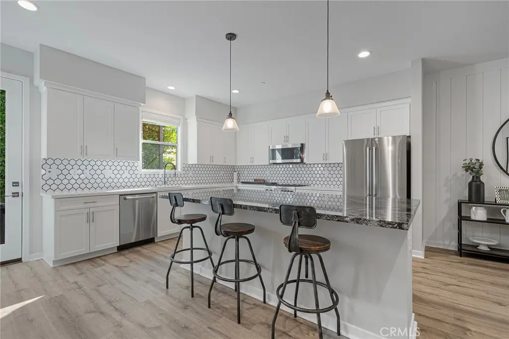 786 Francesca, Walnut