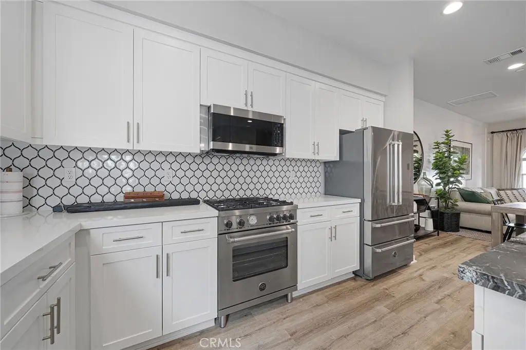 786 Francesca, Walnut