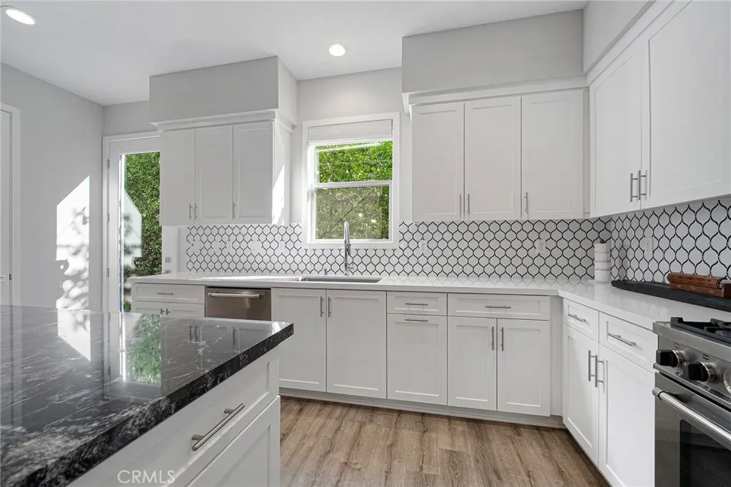 786 Francesca, Walnut