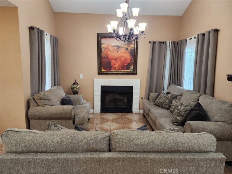 7945 Cooper, Fontana