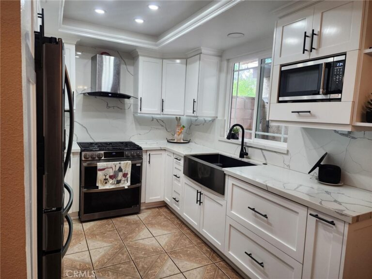 7945 Cooper, Fontana