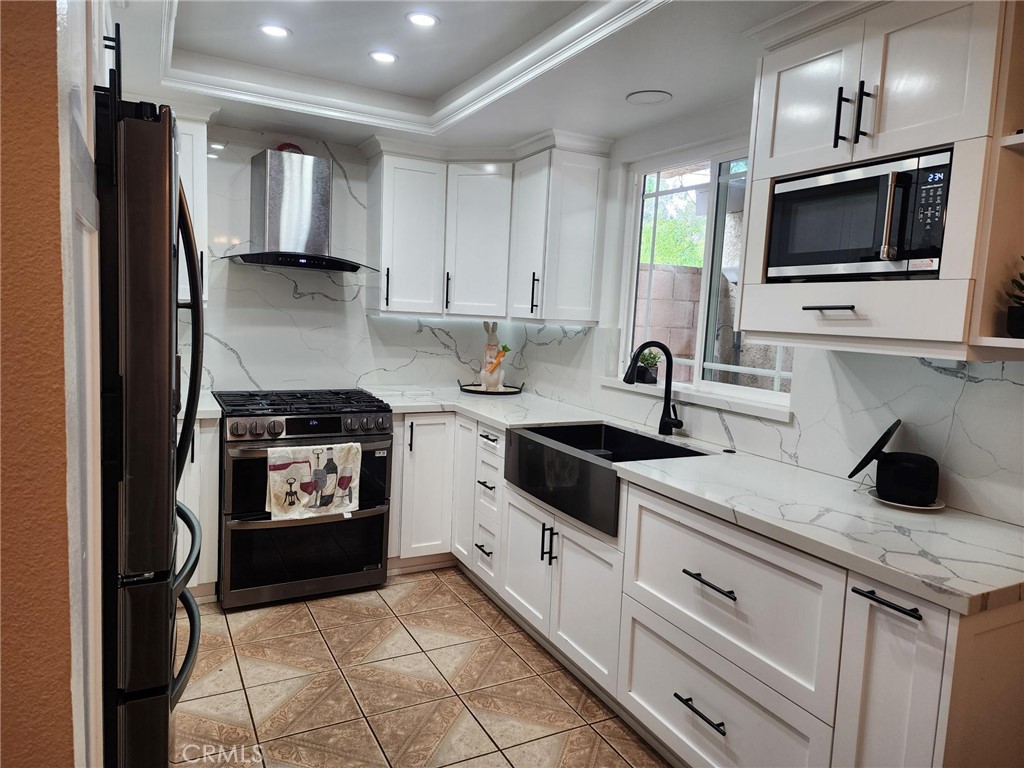 7945 Cooper, Fontana