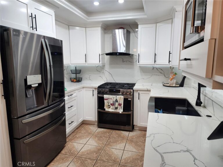 7945 Cooper, Fontana