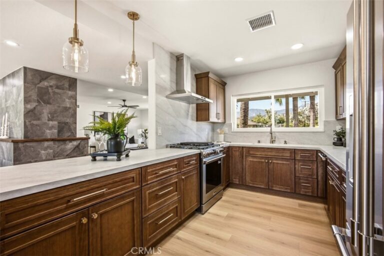 818 Hood, Claremont