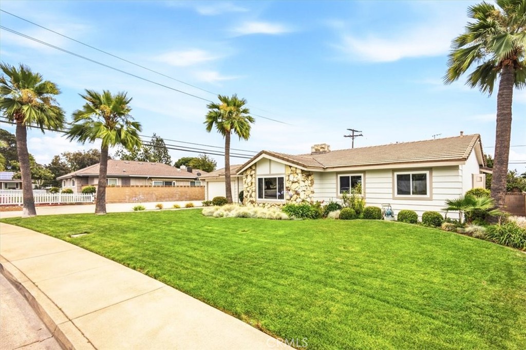 818 Hood, Claremont