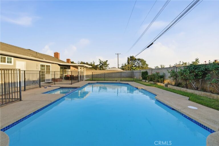 823 N Delancey Ave, San Dimas