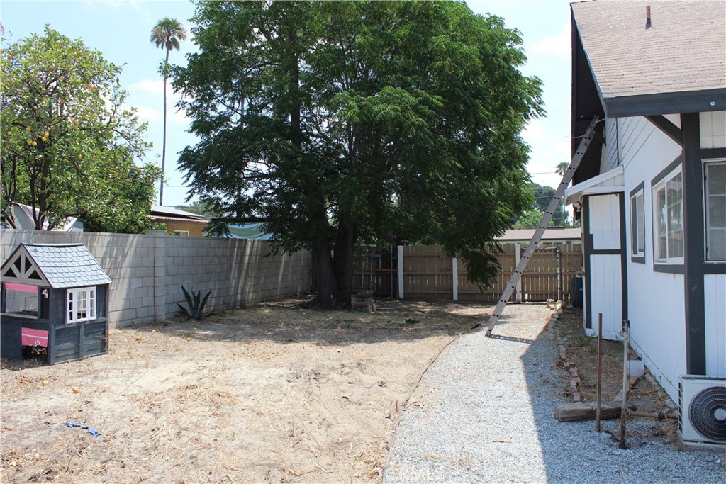 8296 Cypress, Fontana