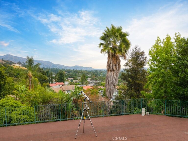 834 Cloverview, Glendora