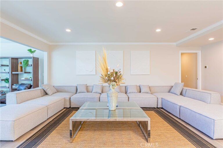 834 Cloverview, Glendora