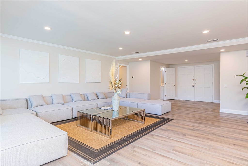 834 Cloverview, Glendora