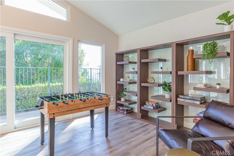 834 Cloverview, Glendora