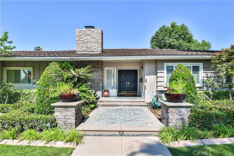 843 N Entrada, Glendora