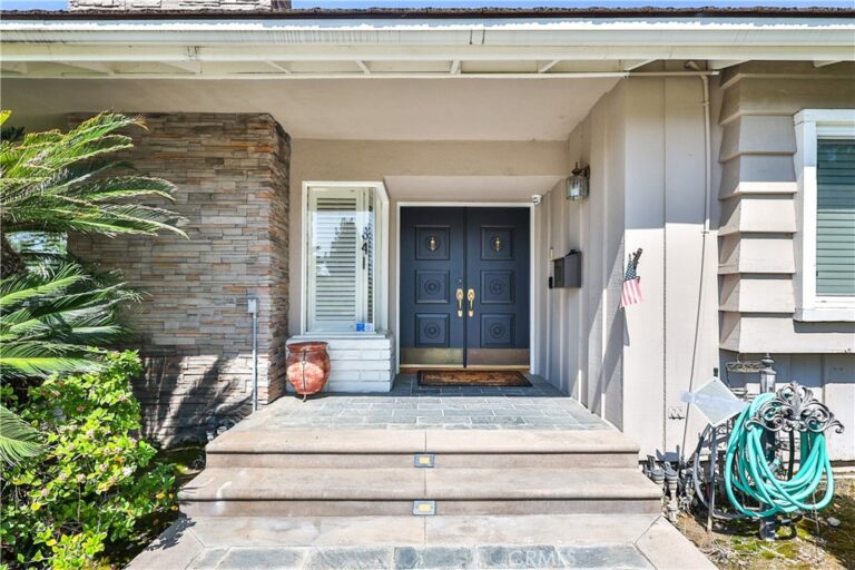 843 N Entrada, Glendora