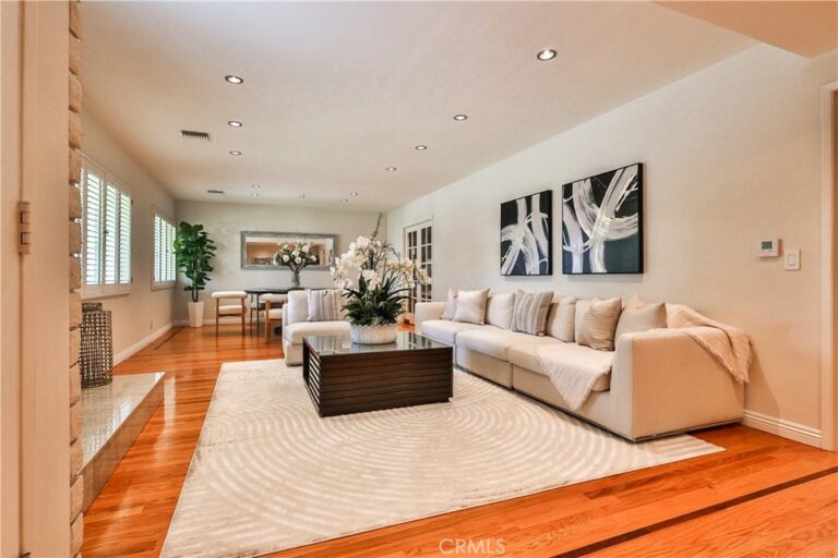843 N Entrada, Glendora