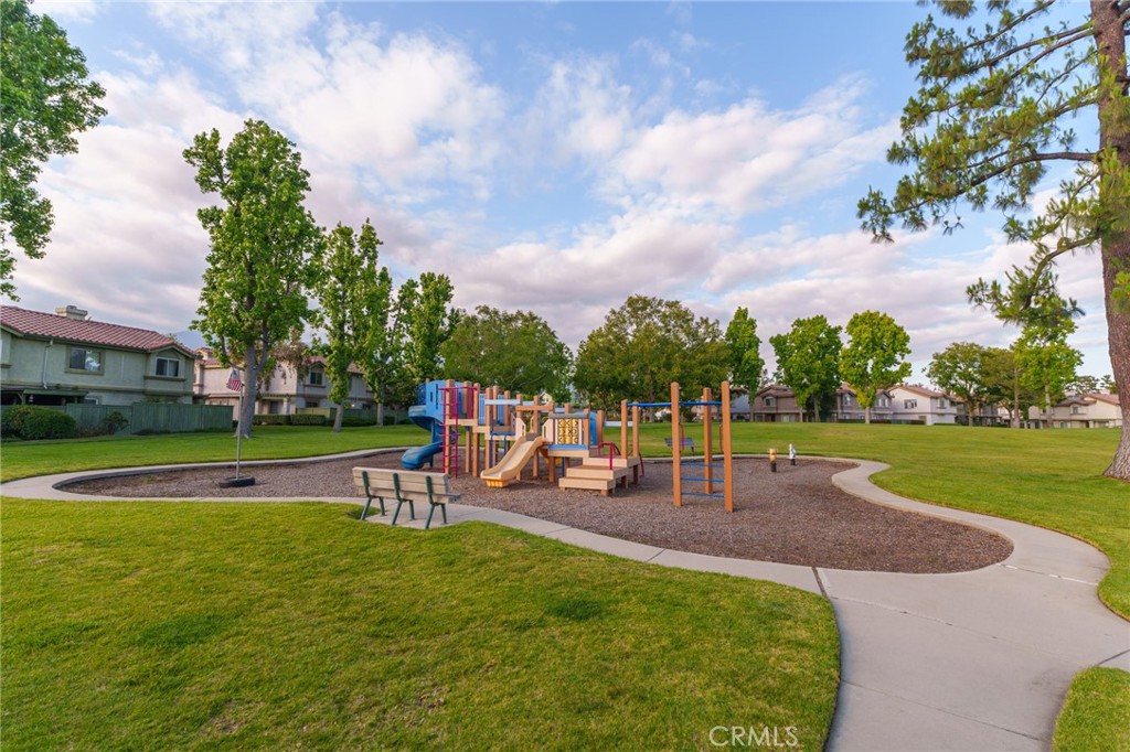 8439 Sunset Trail #B, Rancho Cucamonga