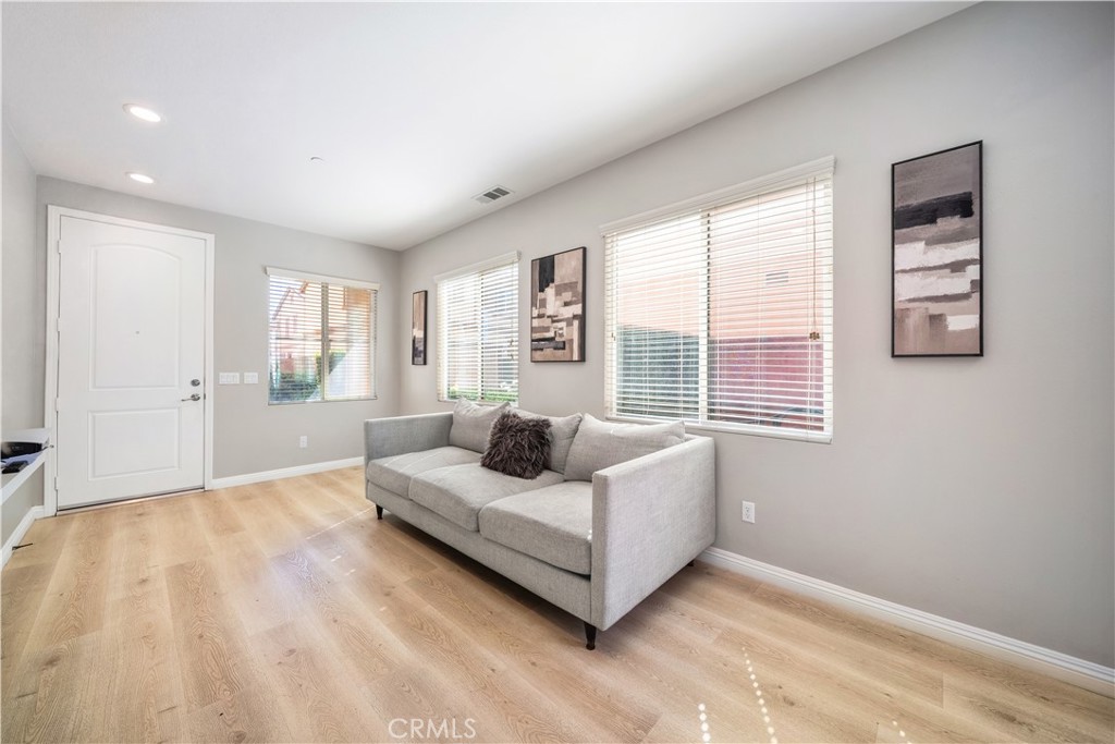 851 Christian Court, Upland