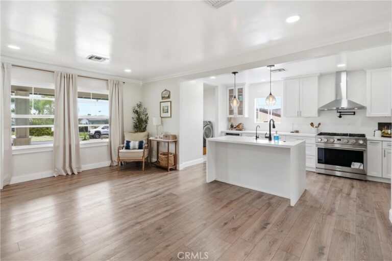 8596 Comet, Rancho Cucamonga