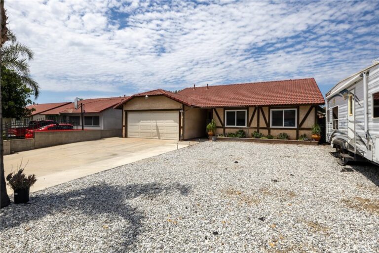 8934 Sultana, Fontana