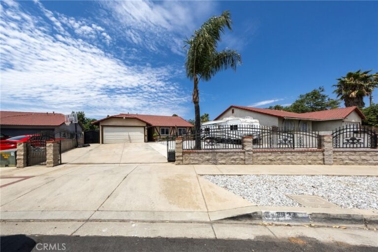 8934 Sultana, Fontana