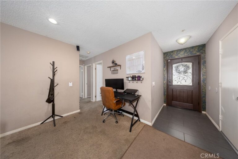 8934 Sultana, Fontana