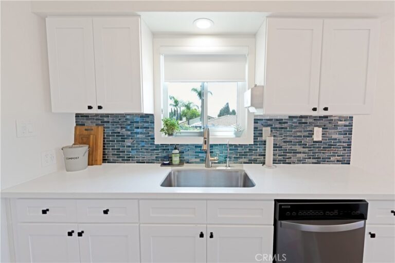 895 W 23rd, Upland