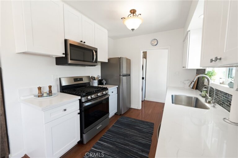 895 W 23rd, Upland