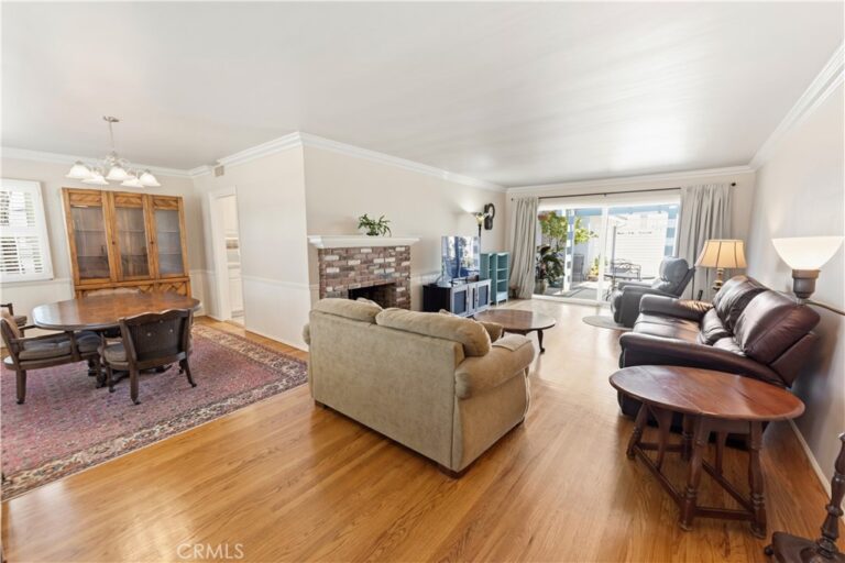 903 E Dalton, Glendora