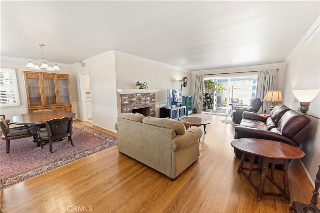 903 E Dalton, Glendora