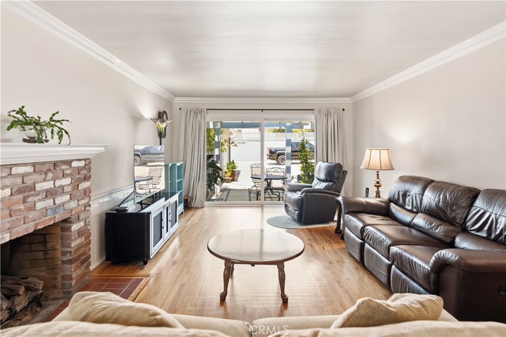 903 E Dalton, Glendora